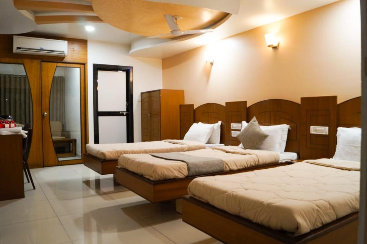 The Ambassador Vadodara Exterior foto